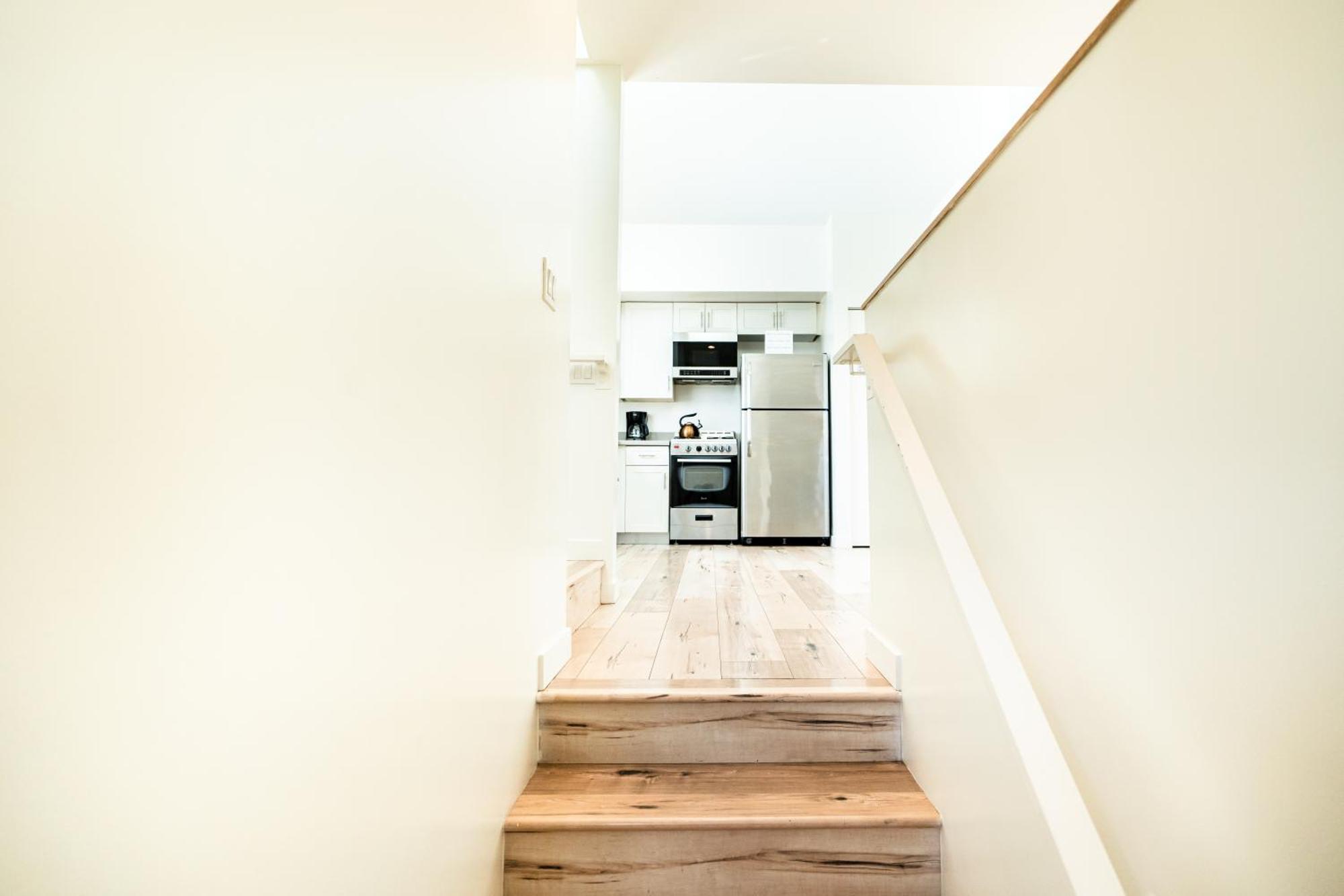 Unique 3-level Loft With One Bedroom & Two Full Bathroom Appartamento *